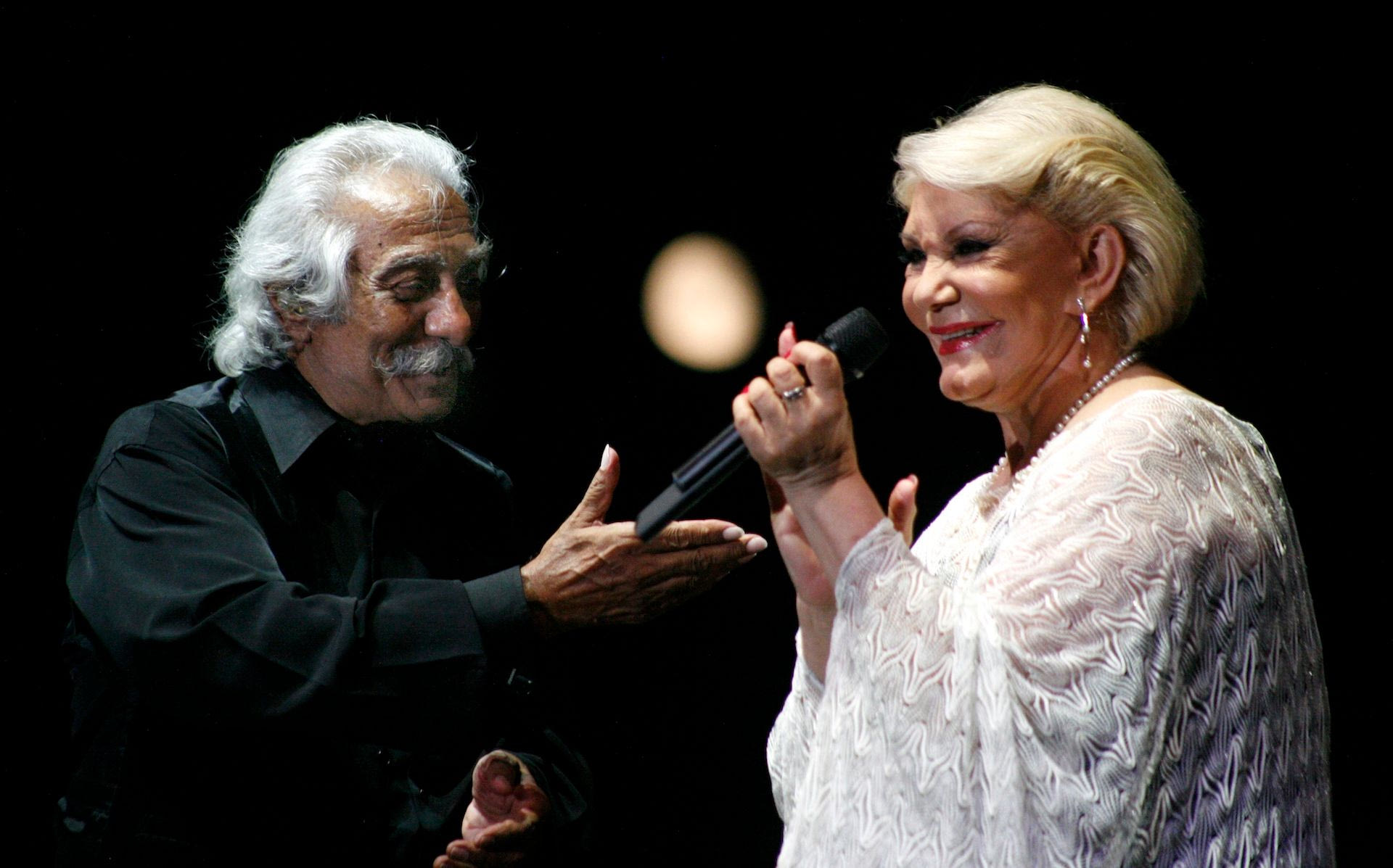 Η Μαρινέλλα με τον Κώστα Χατζή