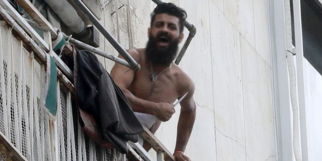 Ο άνδρας που απειλούσε να ανατινάξει πολυκατοικία στο κέντρο της Αθήνας στην οδό Αχαρνών