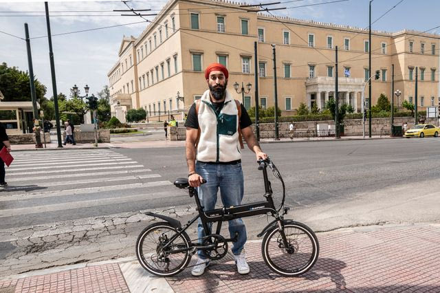 Στην Αθήνα με ποδήλατο – Απλοϊκή επιλογή ή βαθιά πολιτική πράξη;