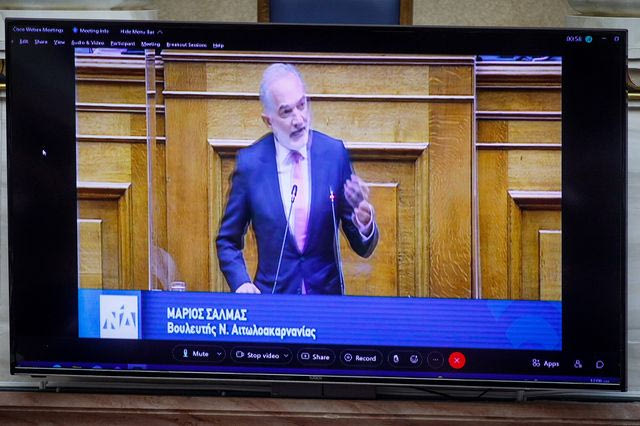 Η γαλάζια ανταρσία που αχνοφάνηκε πίσω από τα κόκκινα δάνεια