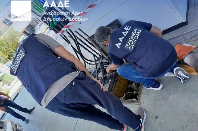 ΑΑΔΕ: Διετές “λουκέτο” σε 3 πρατήρια καυσίμων