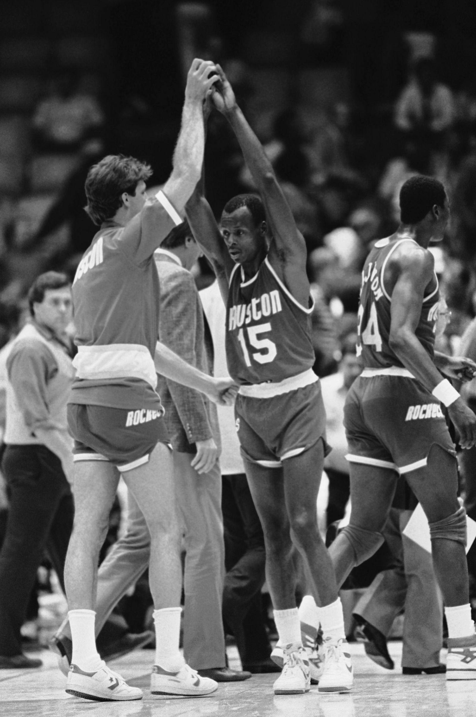 Ο Μίτσελ Γουίγκινς στους Houston Rockets το 1986