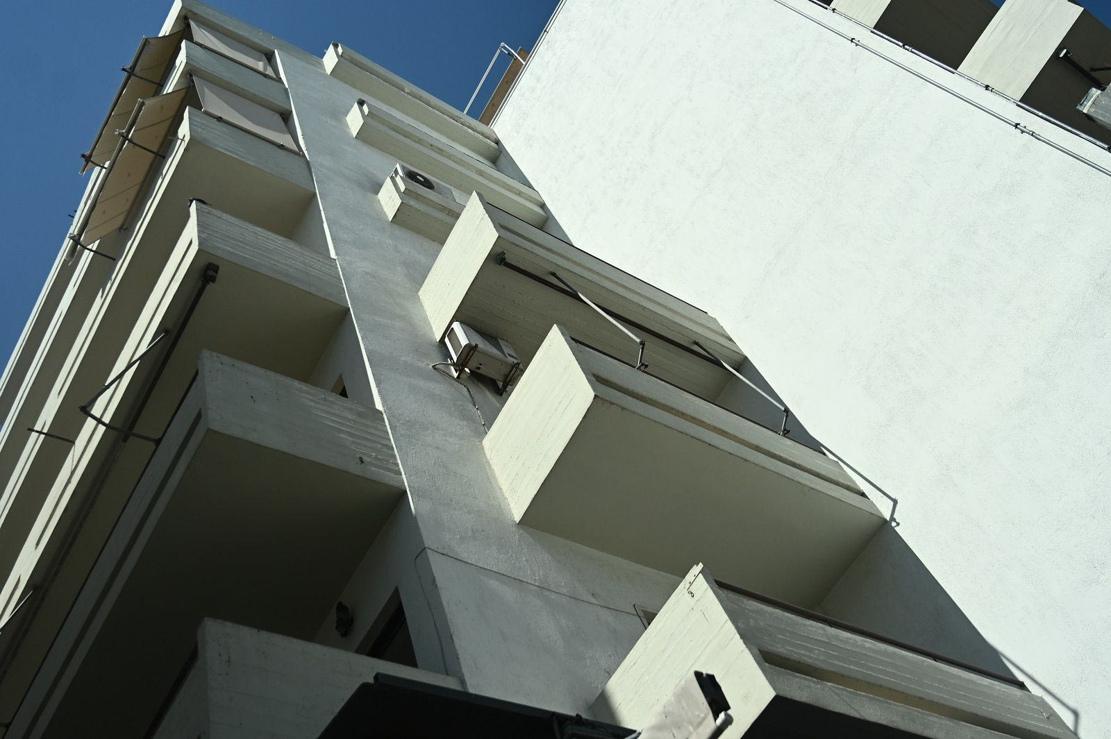 Άνδρας εντοπίστηκε νεκρός μέσα στο διαμέρισμά του, στη Νέα Σμύρνη