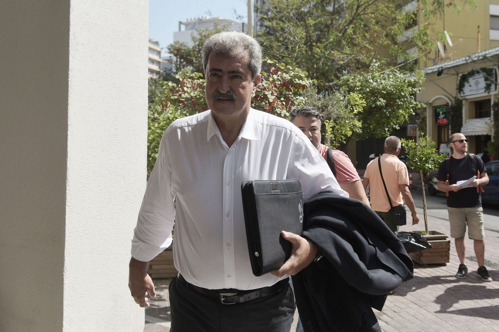 Άφιξη Παύλου Πολάκη στην ΚΕ ΣΥΡΙΖΑ