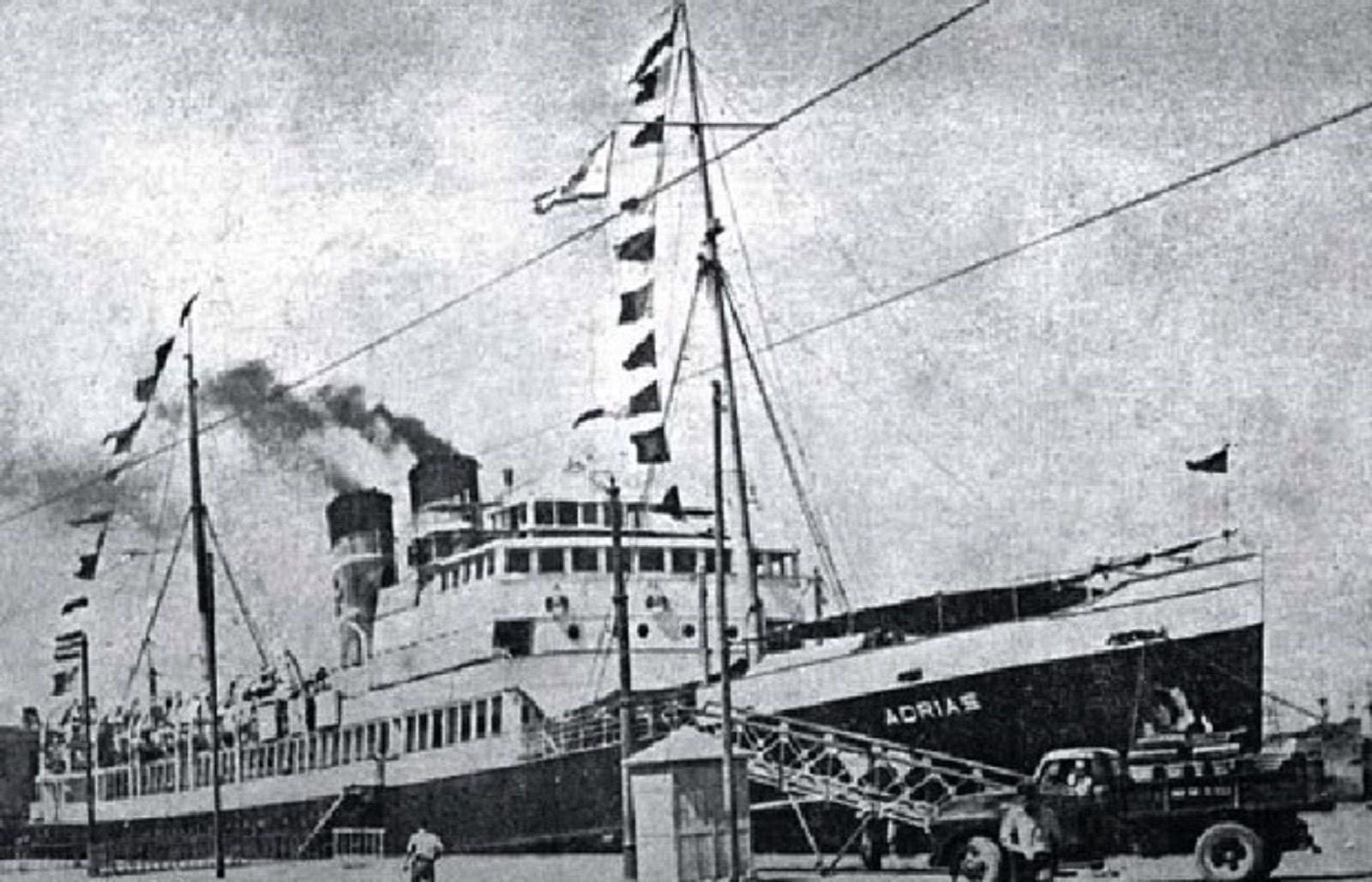 Eικόνες από το ατμόπλοιο ΑΔΡΙΑΣ, το μοναδικό ναυάγιο της Φαλκονέρας, που βυθίστηκε πριν από 73 χρόνια μετά από προσάραξη.