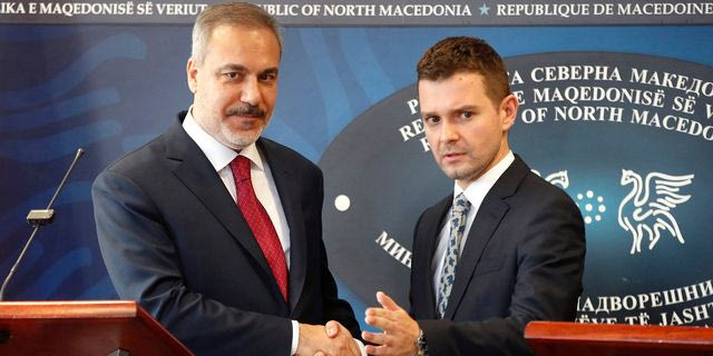 Επίσκεψη Φιντάν στα Σκόπια με αναφορές στον όρο “Μακεδονία”