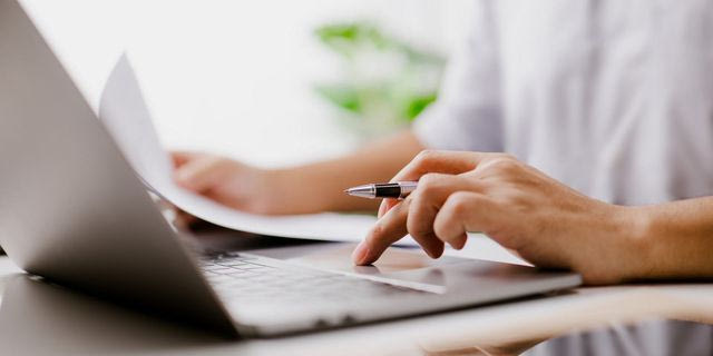 ΔΥΠΑ: Ξεκίνησαν οι αιτήσεις για το voucher των 2.250 ευρώ