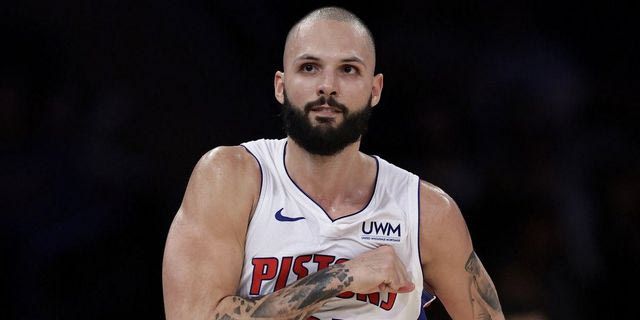 Ο Ολυμπιακός ανακοίνωσε τον Εβάν Φουρνιέ