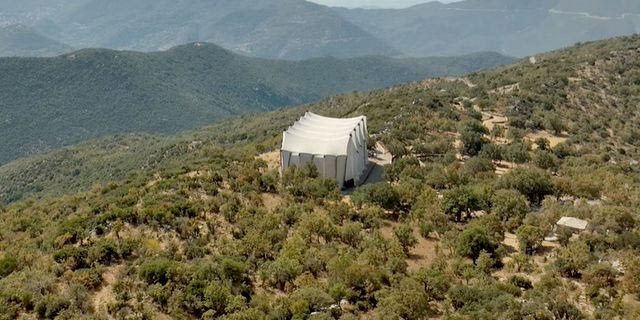 Δείτε τον άγνωστο “Παρθενώνα της Πελοποννήσου” που περιστρέφεται – Βίντεο