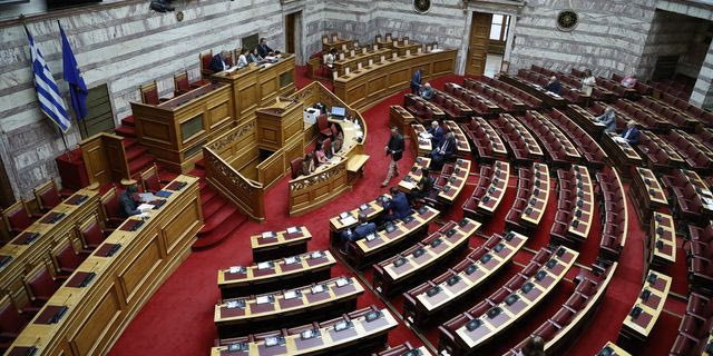 Βουλή: Ενός λεπτού σιγή στη μνήμη του Παύλου Φύσσα