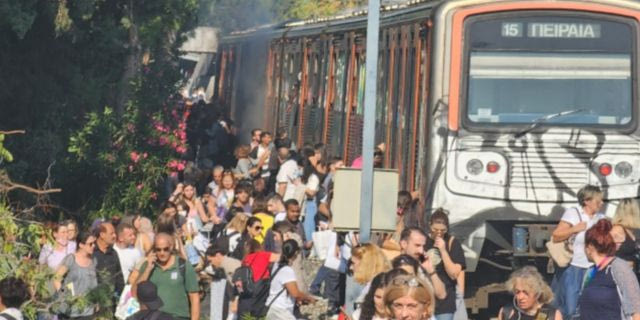 Αναστάτωση μετά από φωτιά στον ΗΣΑΠ – Εκκενώθηκαν τα βαγόνια