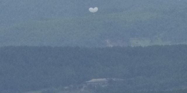 Μπαλόνια στα σύνορα Βόρειας - Νότιας Κορέας