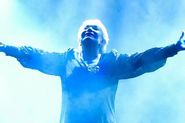 Τα 15 αθάνατα τραγούδια της Μαρινέλλας που δε σταματάμε να τραγουδάμε