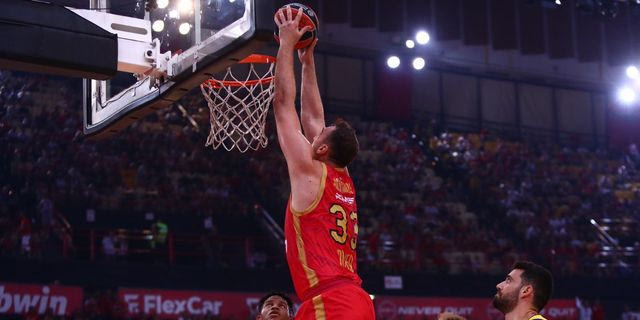 Ολυμπιακός: Νοκ-άουτ για 4-6 εβδομάδες ο Νίκολα Μιλουτίνοβ