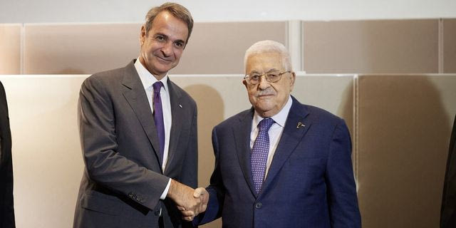 Συνάντηση Μητσοτάκη με τον Μαχμούντ Αμπάς