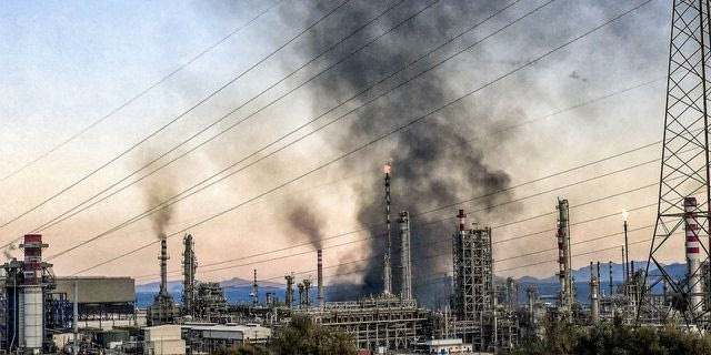 Φωτιά στις εγκαταστάσεις της Motor Oil στους Αγίους Θεοδώρους
