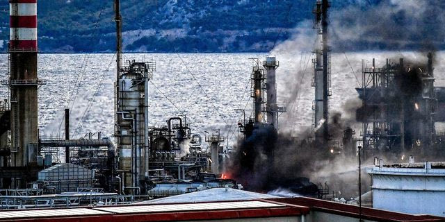 Φωτιά στις εγκαταστάσεις της Motor Oil