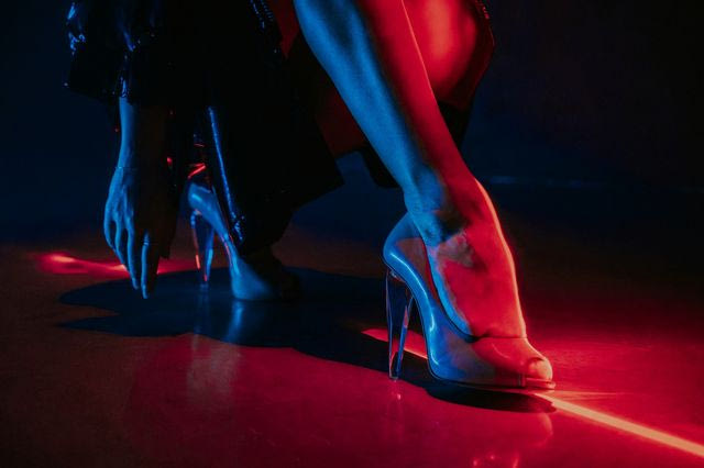 Feeld, το άγνωστο dating app για φετιχιστές και λάτρεις του BDSM