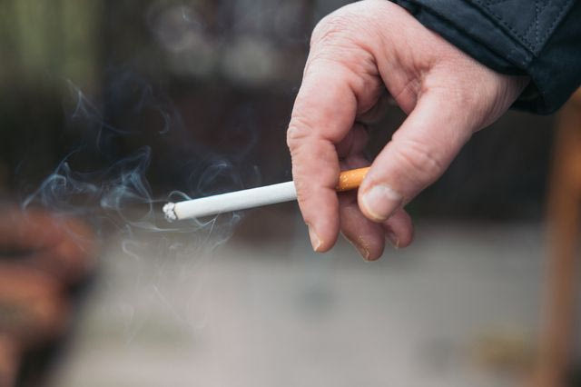 Απαγόρευση καπνίσματος σε εξωτερικούς χώρους: Έρχεται νέα νομοθεσία;