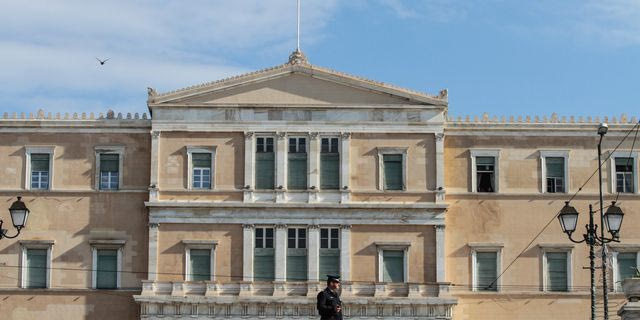 Σύνταγμα: Λήξη συναγερμού για τον “ύποπτο” σάκκο