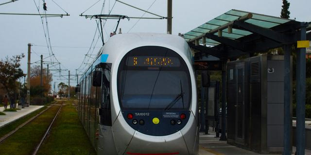 Πεζός παρασύρθηκε από Τραμ στη Γλυφάδα