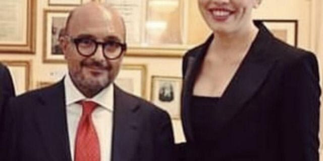 Ιταλία: “Σκάνδαλο” με την επαγγελματική σχέση ινφλουένσερ με τον Υπουργό Πολιτισμού