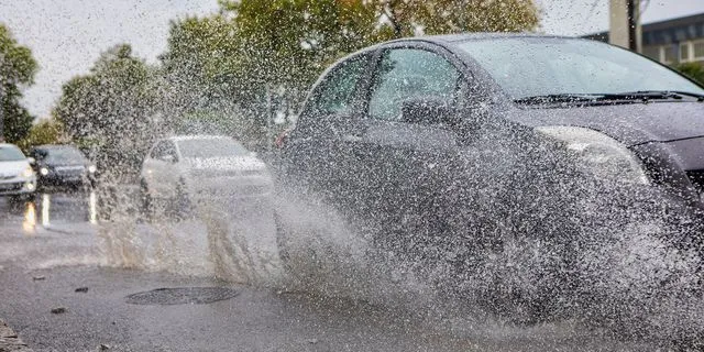 Βροχόπτωση (Φωτογραφία αρχείου)