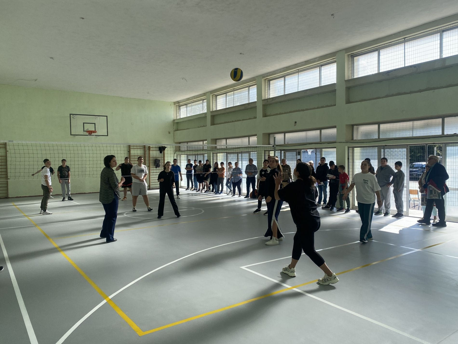 Στις 23 Σεπτεμβρίου 2024 παραδόθηκαν στα χαρούμενα παιδιά των σχολείων του χωριού ένας εξωτερικός και ένας εσωτερικός χώρος για μπάσκετ και βόλεϊ. 