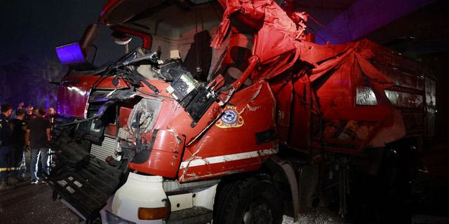 Εκτροπή πυροσβεστικού οχήματος με έναν νεκρό και δύο τραυματίες στον Ασπρόπυργο
