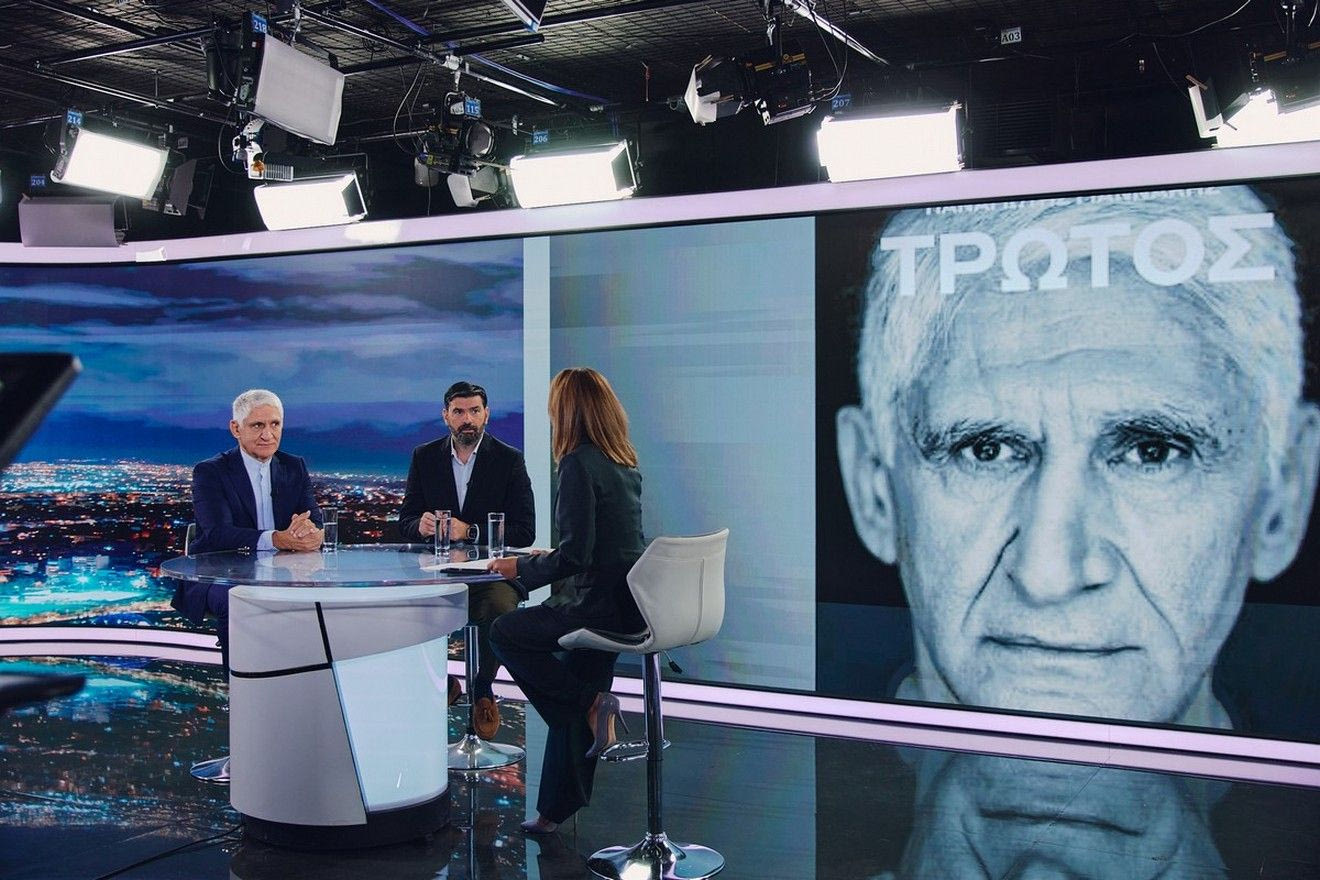 Παναγιώτης Γιαννάκης και Παντελής Βλαχόπουλος στο στούντιο της εκπομπής "Μεγάλη Εικόνα"