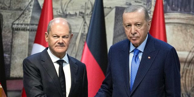 Ο Σολτς “έδειξε” τη Βρετανία για τα Eurofighter που θέλει η Τουρκία