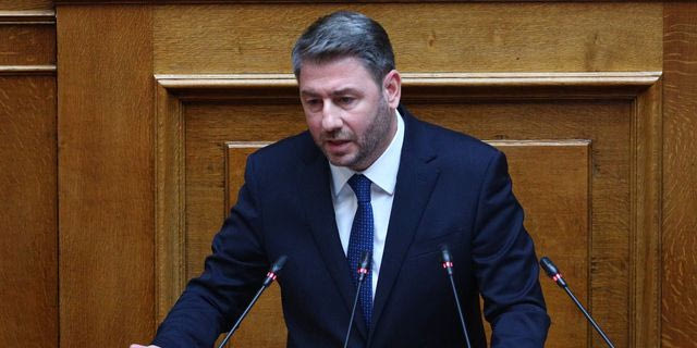 “Να πέσει η κυβέρνηση της παρακμής” θα ζητήσει ο Ανδρουλάκης στη Βουλή