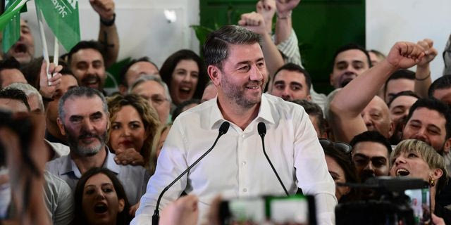 Ο Νίκος Ανδρουλάκης στην Χαριλάου Τρικούπη μετά την νίκη του στις εσωκομματικές εκλογές