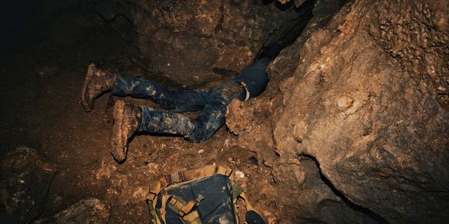 Αυστραλή έμεινε 7 ώρες σφηνωμένη ανάποδα ανάμεσα σε βράχους – Φωτογραφίες