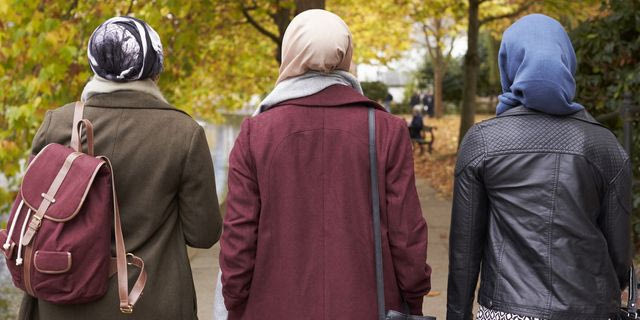 Οι μουσουλμάνοι στην Ευρώπη βιώνουν “ανησυχητικό κύμα” ρατσισμού