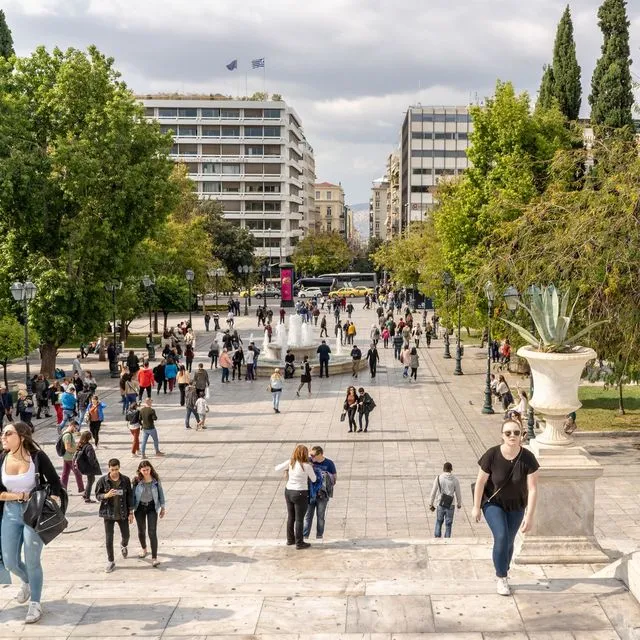 Κόσμος στο κέντρο της Αθήνας