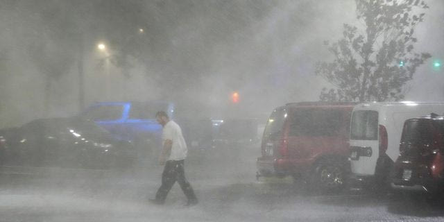Έφτασε στη Φλόριντα ο τυφώνας Μίλτον
