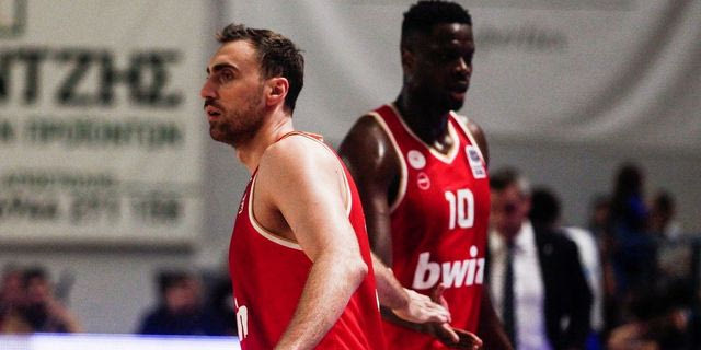 Καρδίτσα – Ολυμπιακός 61-77: Σούπερ Βεζένκοβ, επιστροφή Μιλουτίνοβ και άνετο πέρασμα από τη Θεσσαλία