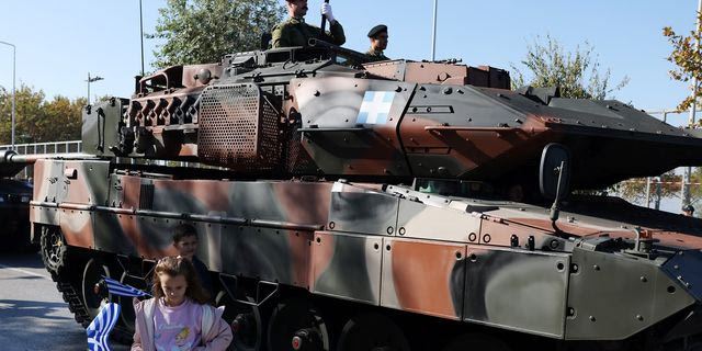 28η Οκτωβρίου: Επιβλητική η στρατιωτική παρέλαση στη Θεσσαλονίκη – Εικόνες