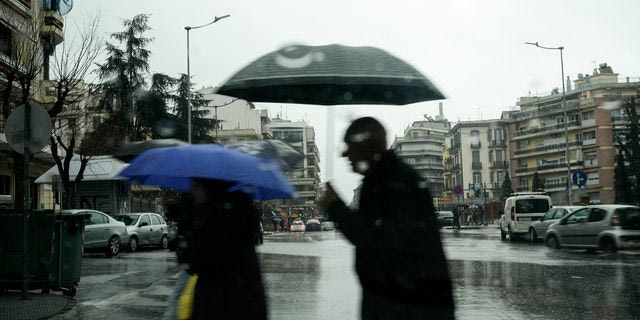 Έκτακτο δελτίο καιρού – Έρχονται καταιγίδες, κεραυνοί και χαλάζι