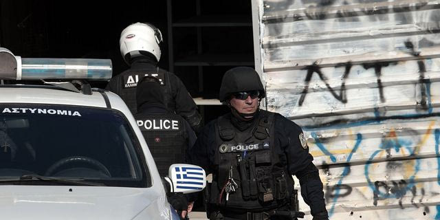 Αστυνομική επιχείρηση σε καταυλισμό στα Μέγαρα