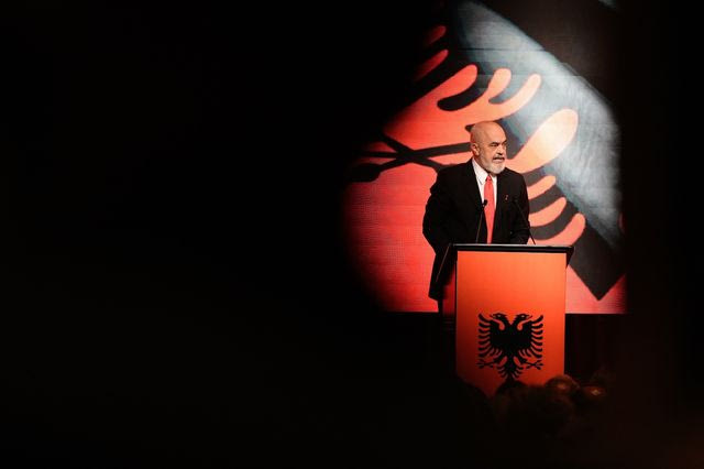Κομισιόν: Στην τελική ευθεία για ένταξη της Αλβανίας στην ΕΕ