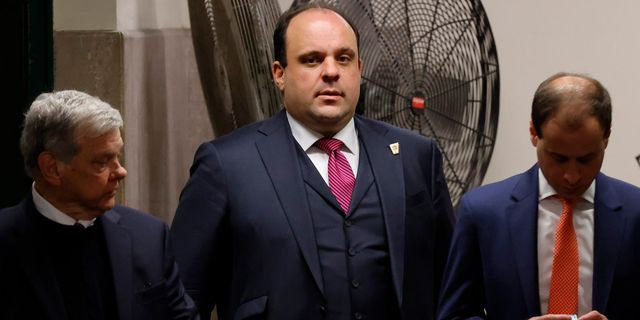 Μπόρις Έπσταϊν: Έρευνα για στενότατο συνεργάτη του Τραμπ – Γιατί κατηγορείται