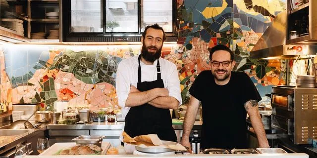 Η Cicciolina στο Περιστέρι σερβίρει κρασιά, spritz και ιταλική κουλτούρα με ελληνικά προϊόντα