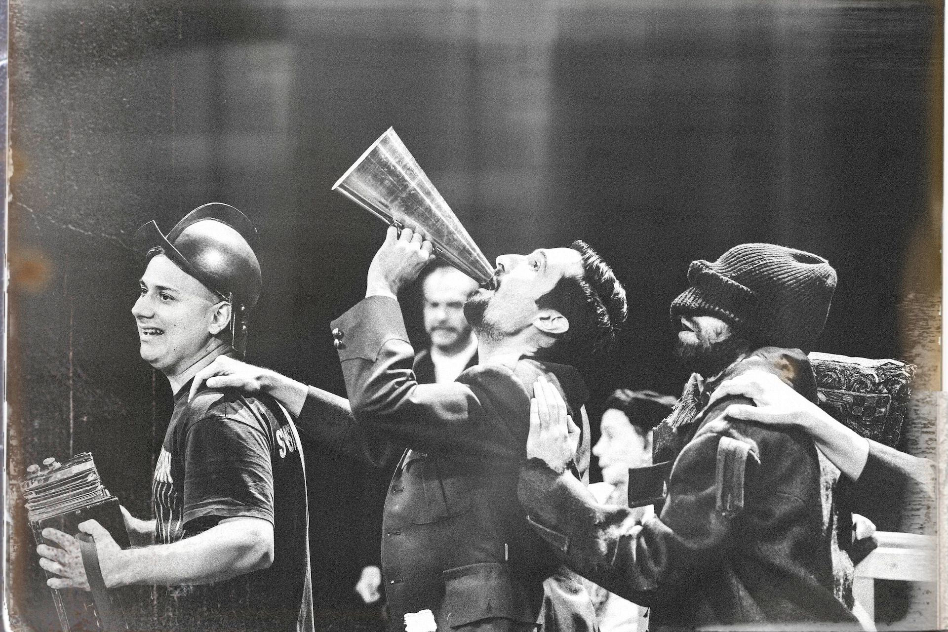 Η Μάνα Κουράγιο και τα παιδιά της