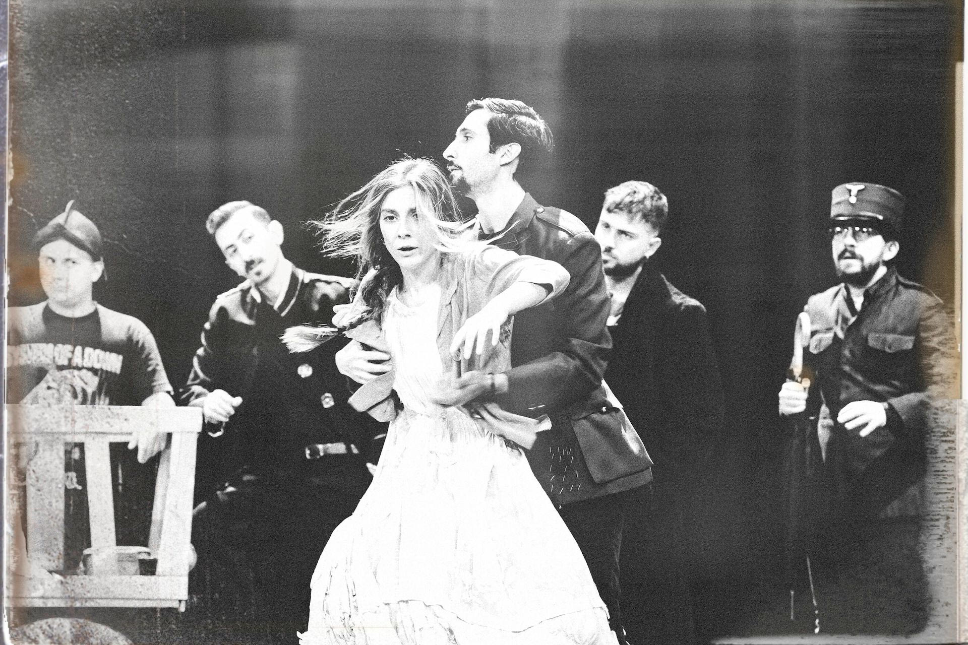 Η Μάνα Κουράγιο και τα παιδιά της