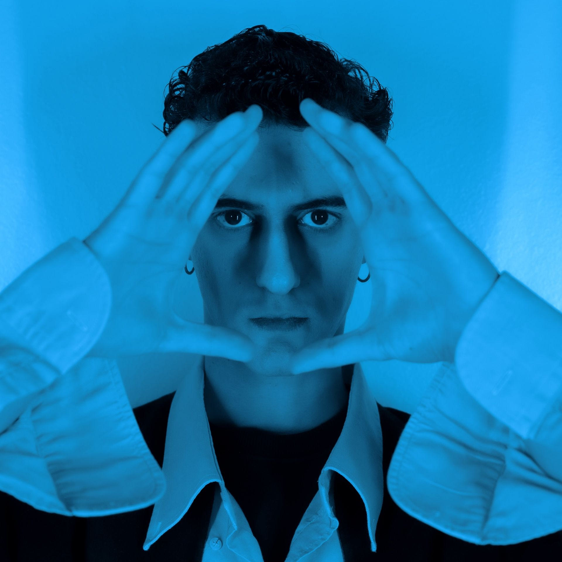 Ο Καταραμένος Κόσμος του Βασίλη Μαυρογεωργίου