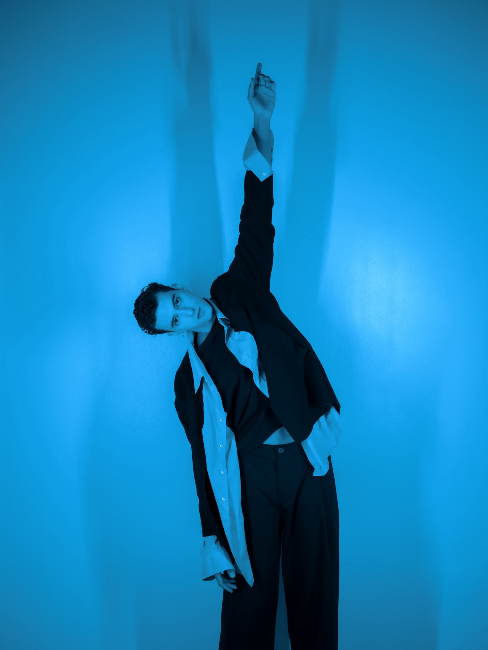 Ο Καταραμένος Κόσμος του Βασίλη Μαυρογεωργίου