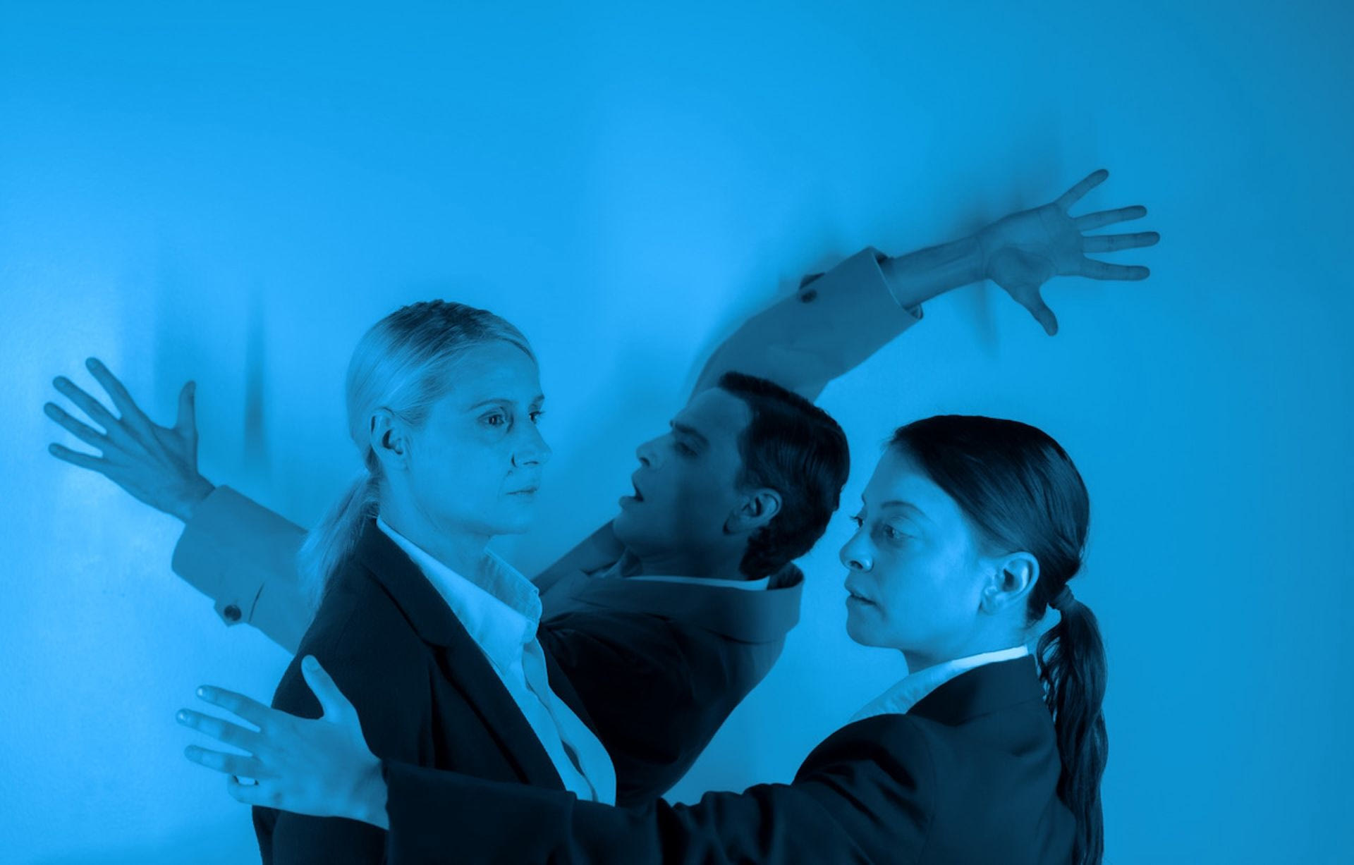 Ο Καταραμένος Κόσμος του Βασίλη Μαυρογεωργίου