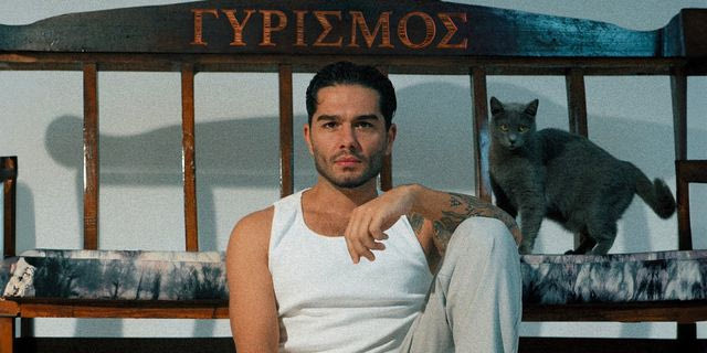 Χρήστος Μάστορας: Το συγκινητικό βίντεο κλιπ για το τραγούδι “Γυρισμός”